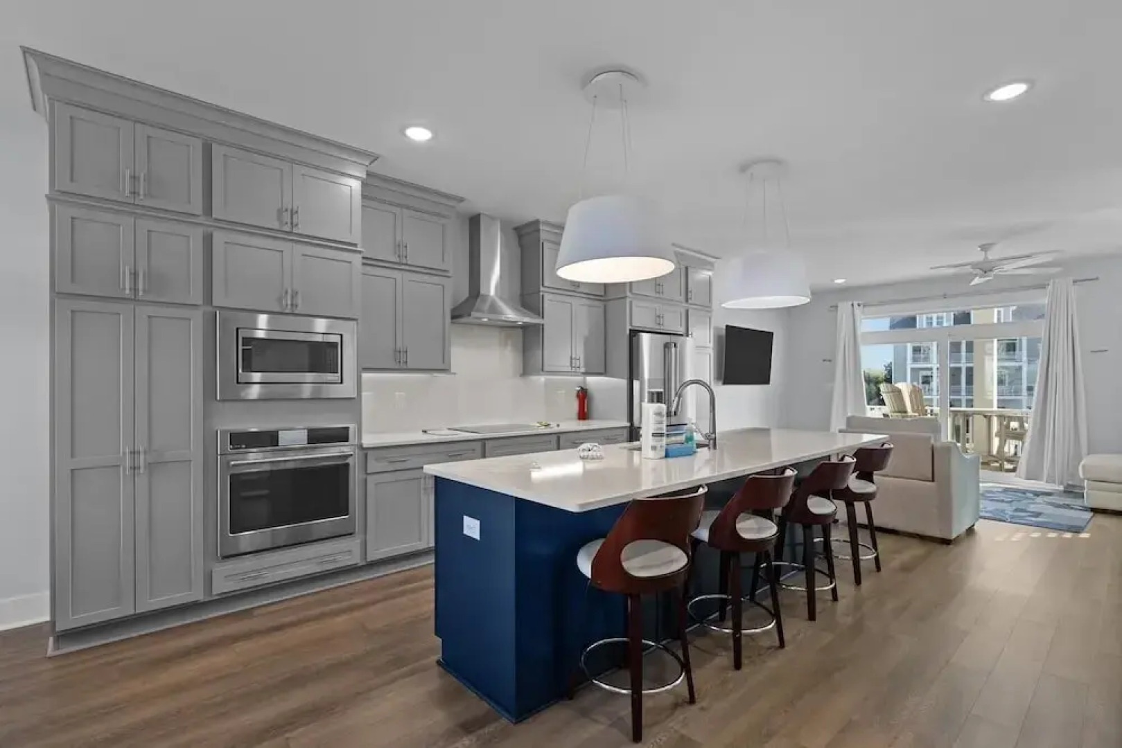 South Breeze 3 Bedroom Townhouse by RedAwning