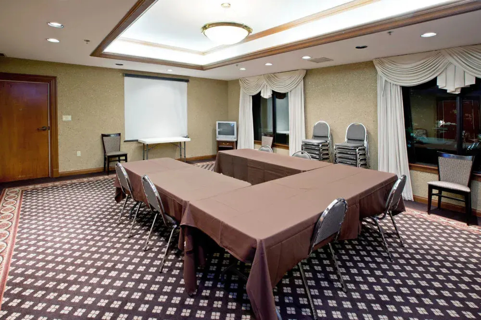 Holiday Inn Hotel & Suites Huntington-Civic Arena