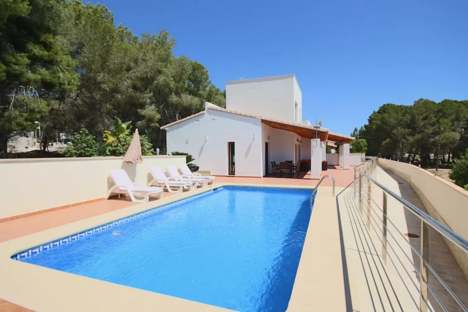 2 Twin Luxurious & Secluded Villa - Private Pools, Walk to the Beach & Moraira