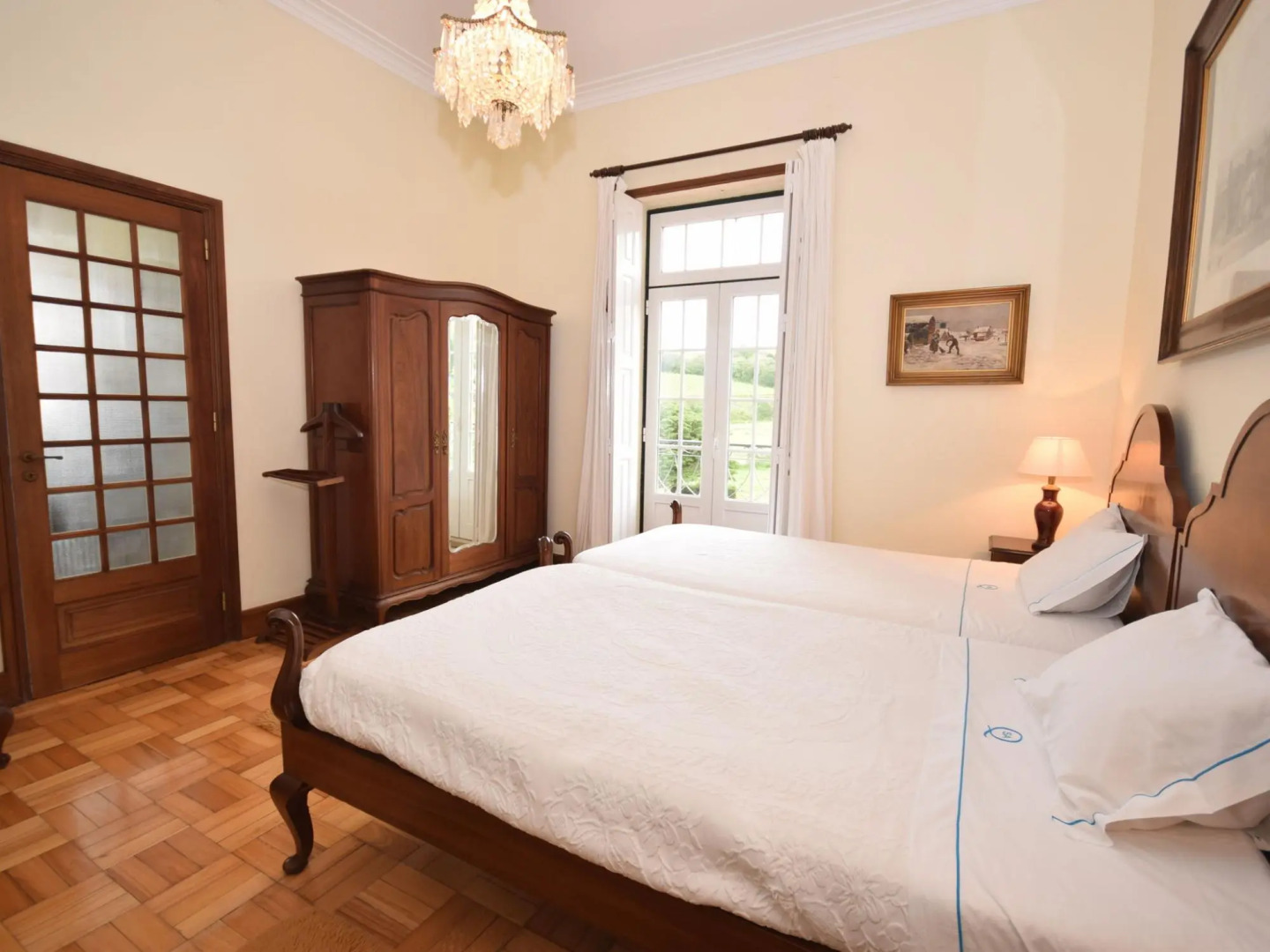 Sprawling Villa Near Alenquer