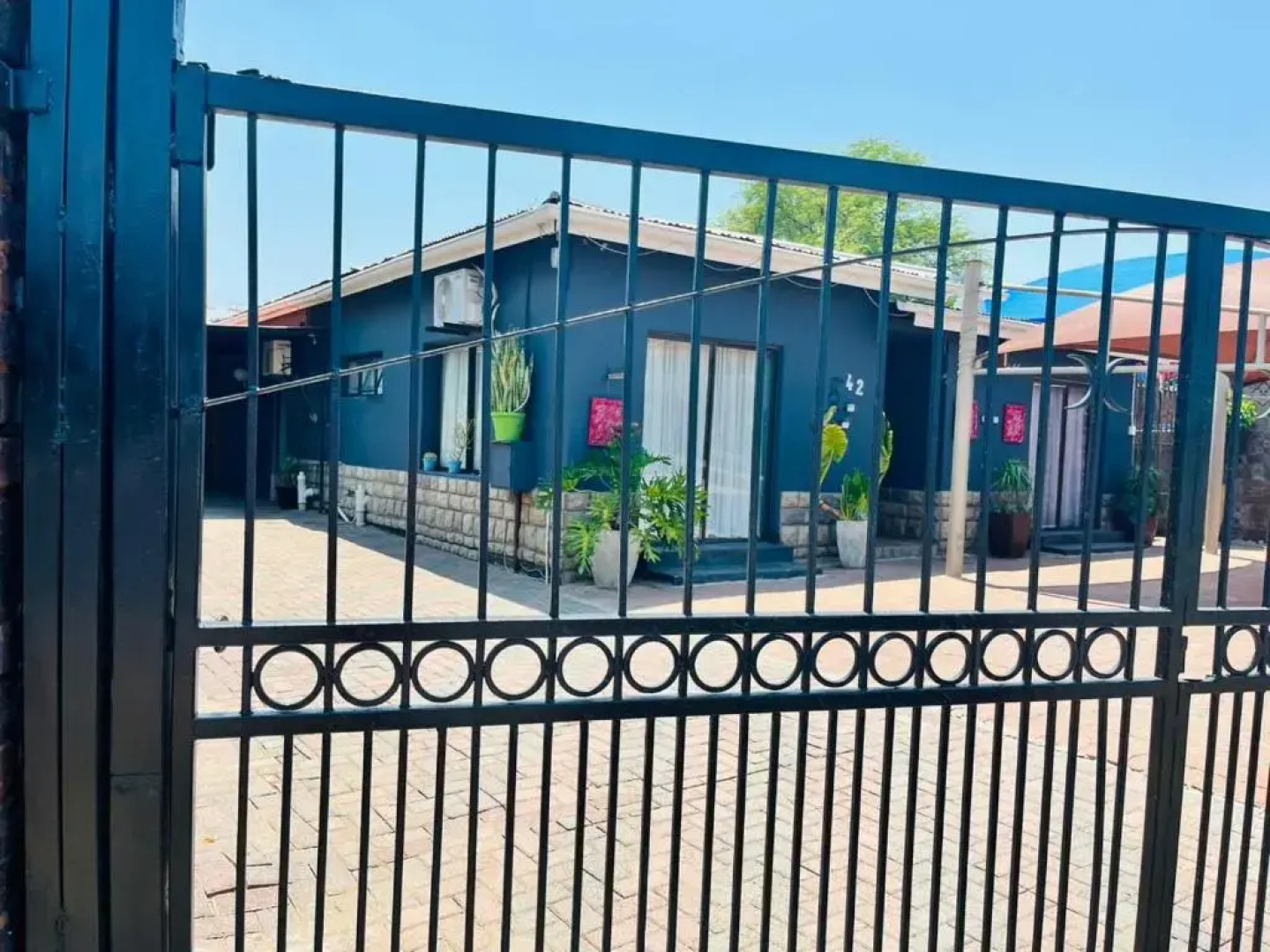 Paul & Mollie's Guest House