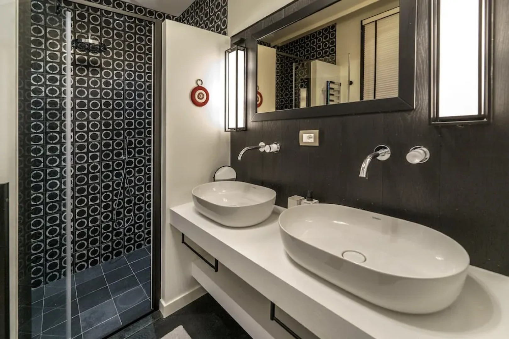 Charming Green and Blue Villa by Wonderful Italy