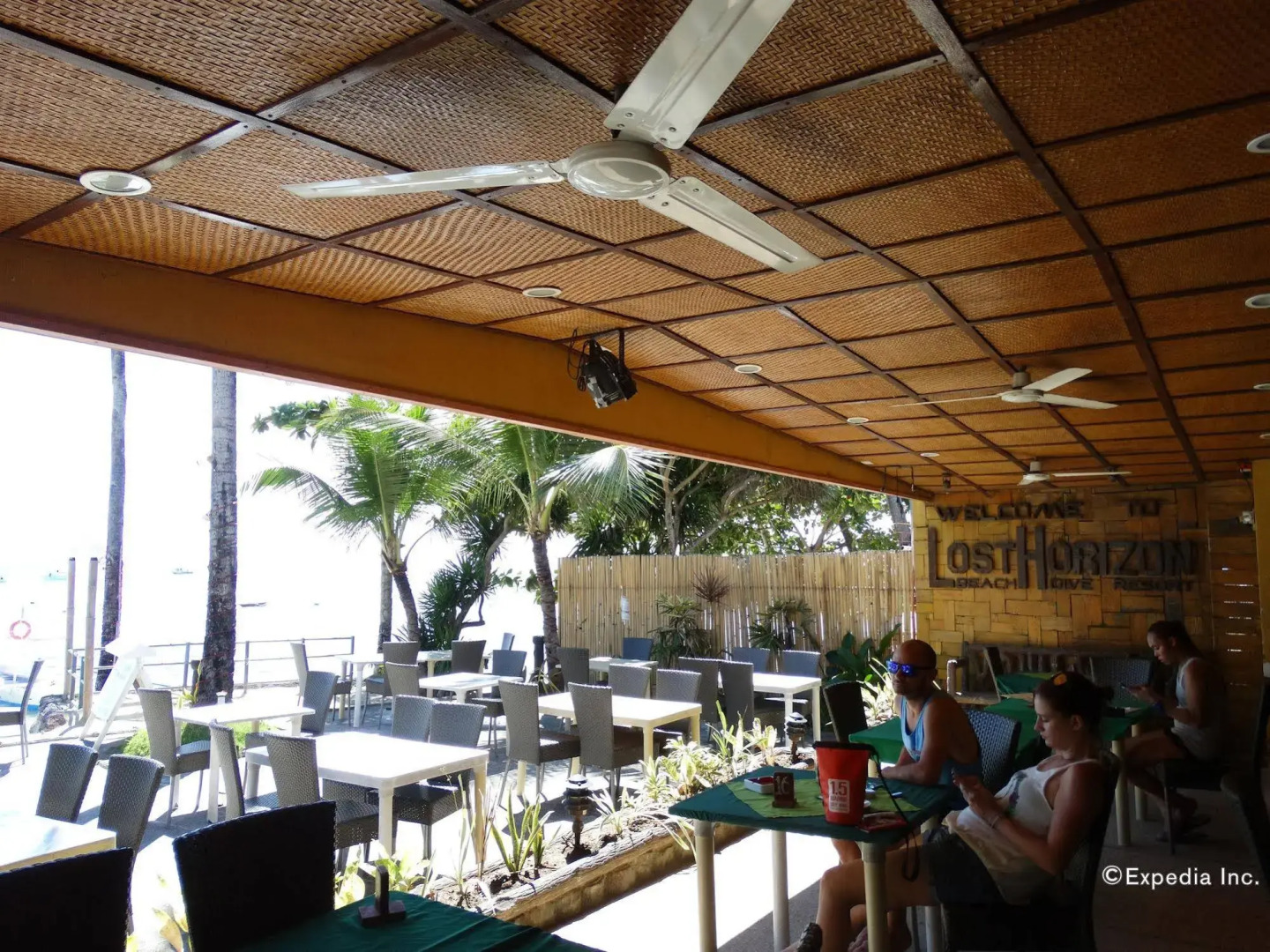 Lost Horizon Beach Dive Resort