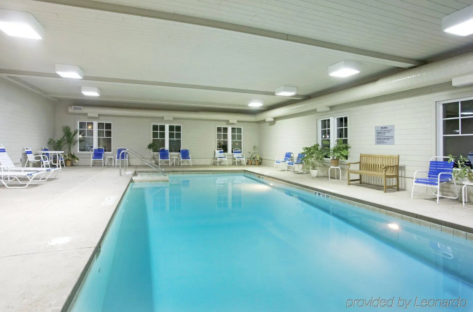 Holiday Inn Express Hotel & Suites Iron Mountain by IHG