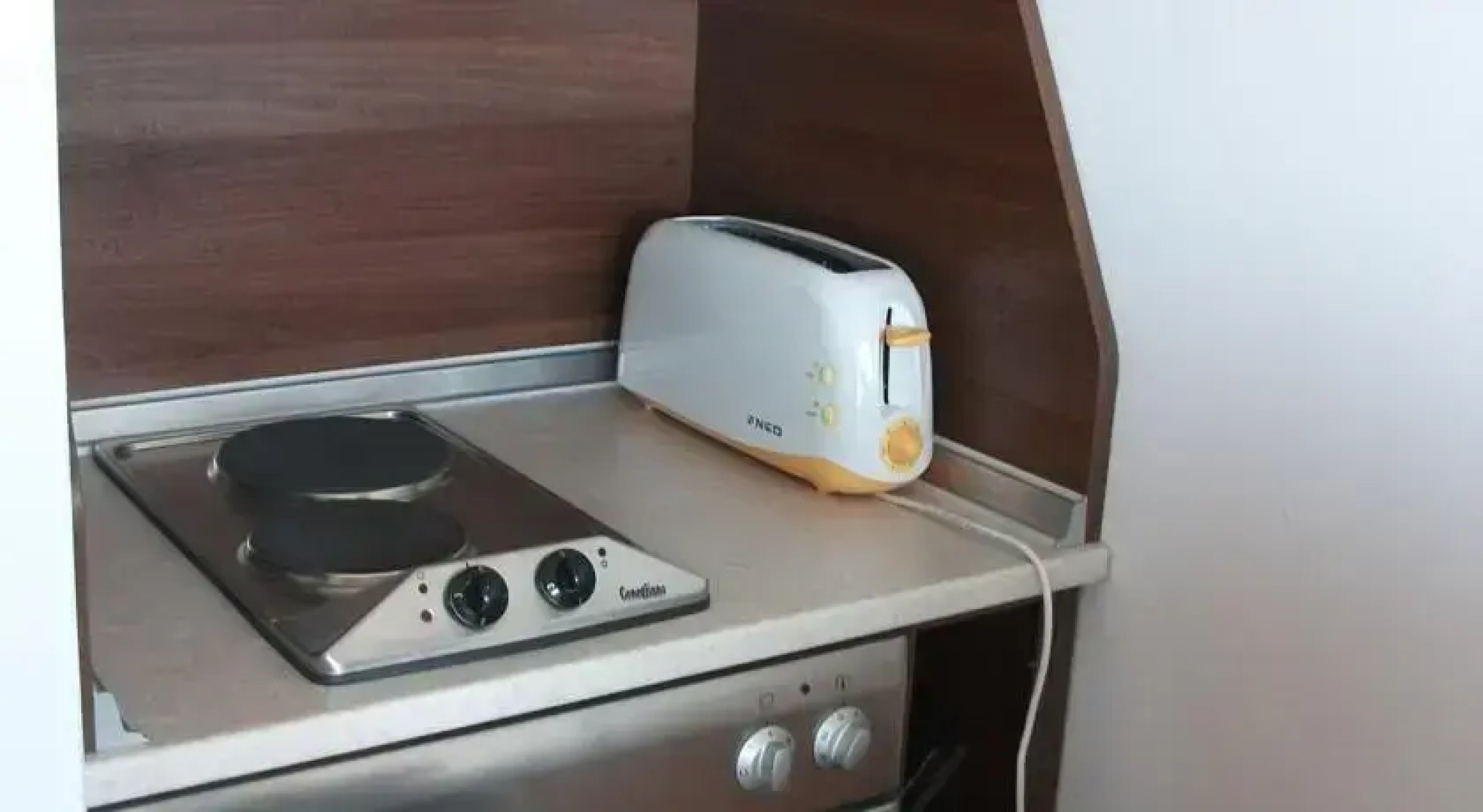 Lucky Beach Apartments