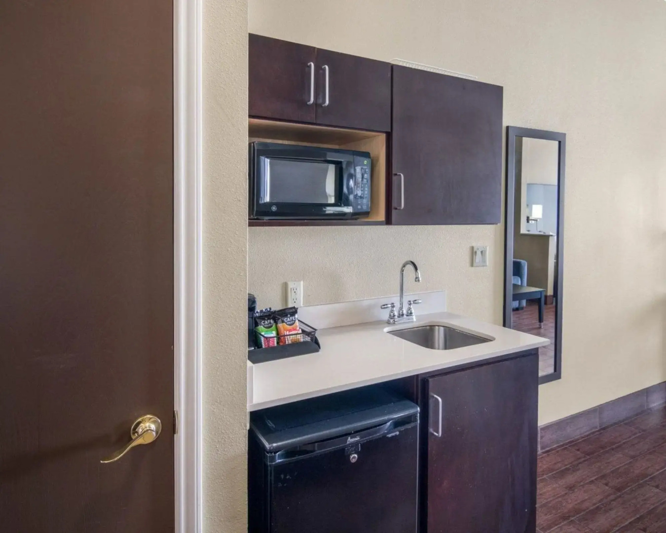 Comfort Suites Odessa near University