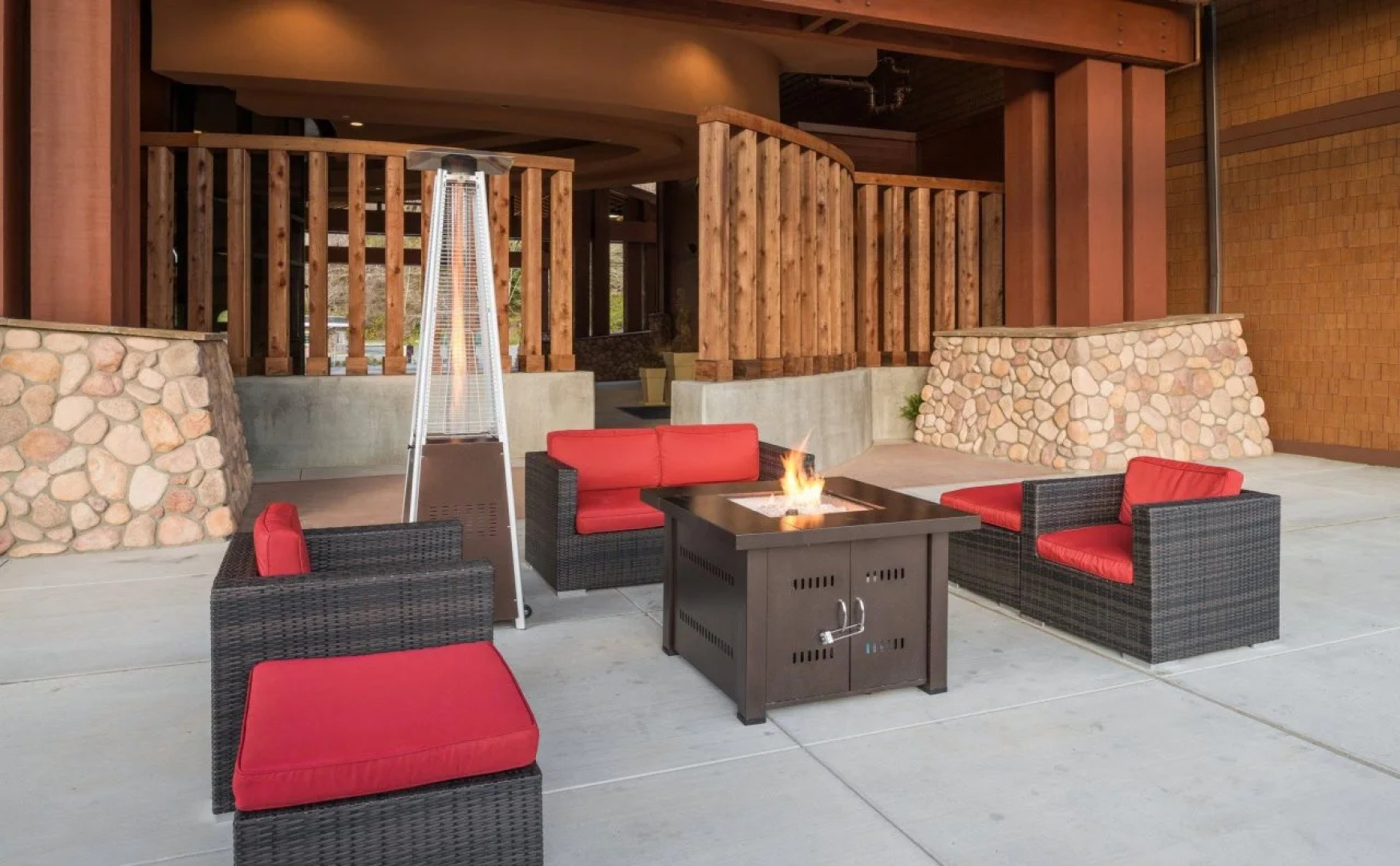 Holiday Inn Express Klamath - Redwood Ntl Pk Area by IHG