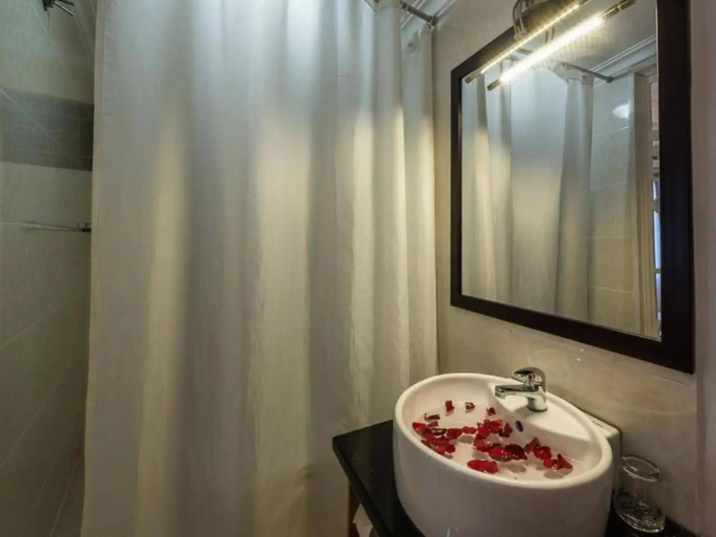 SaiGon Odyssey Hotel - The Art