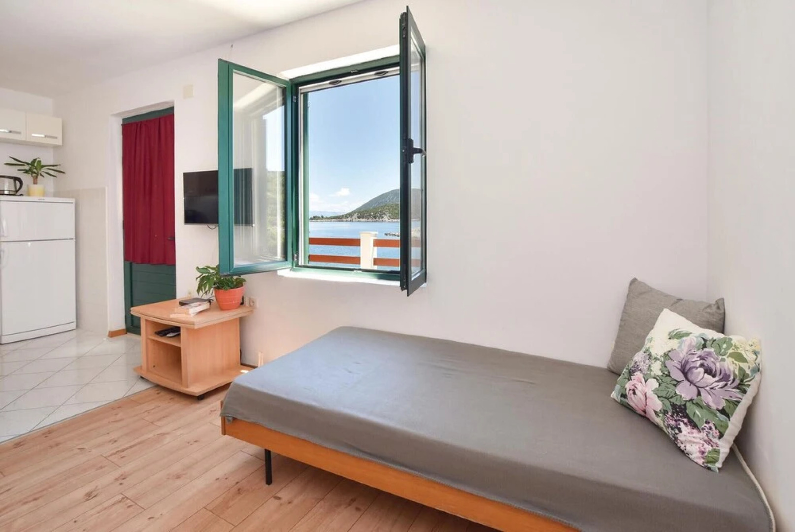 Amazing Home in Zastrazisce With Wifi and 2 Bedrooms