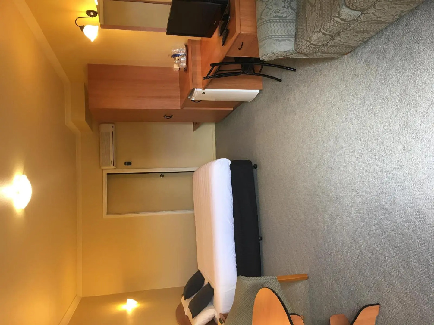 Hopkins House Motel & Apartments