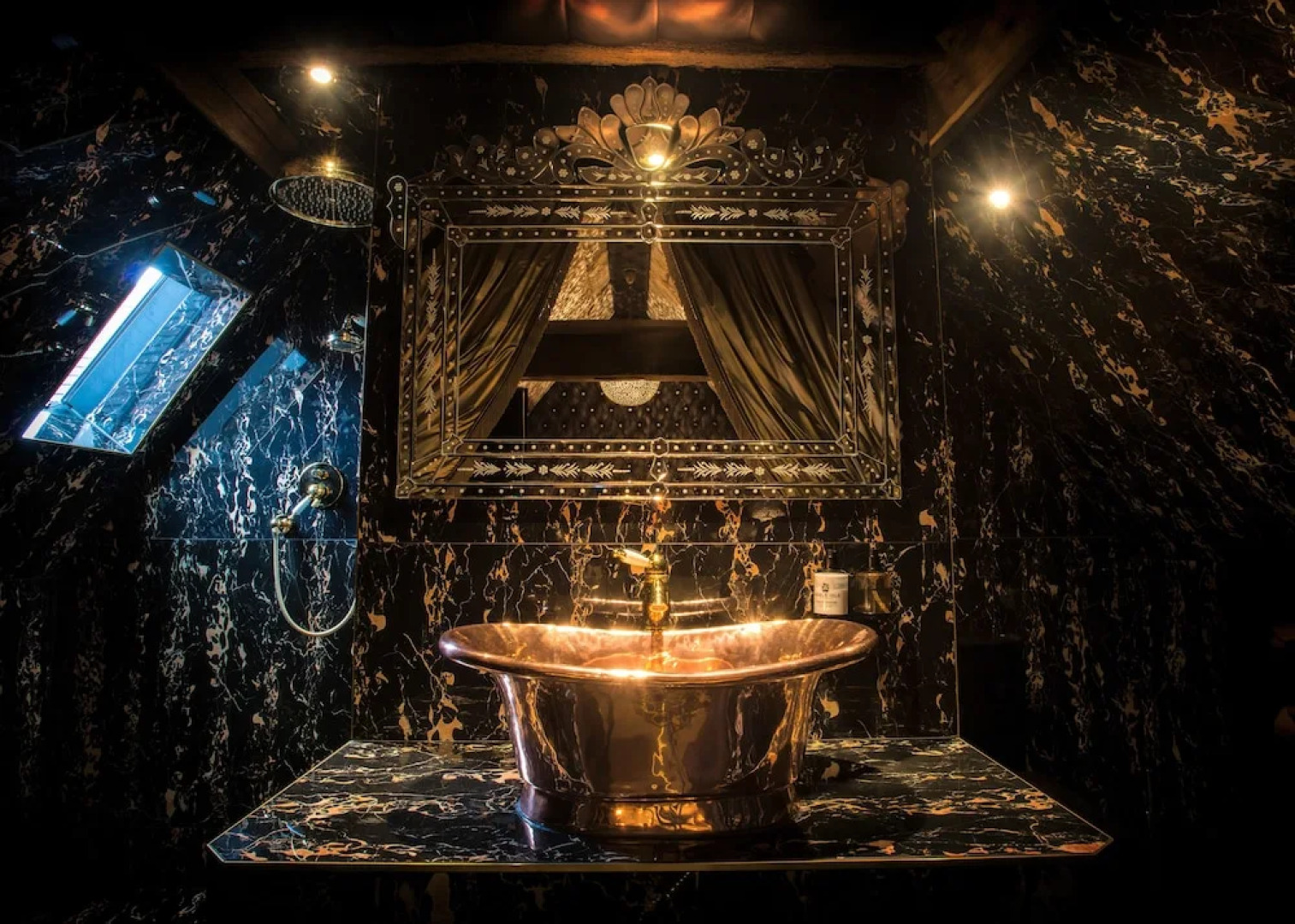 Crazy Bear Hotel-Beaconsfield