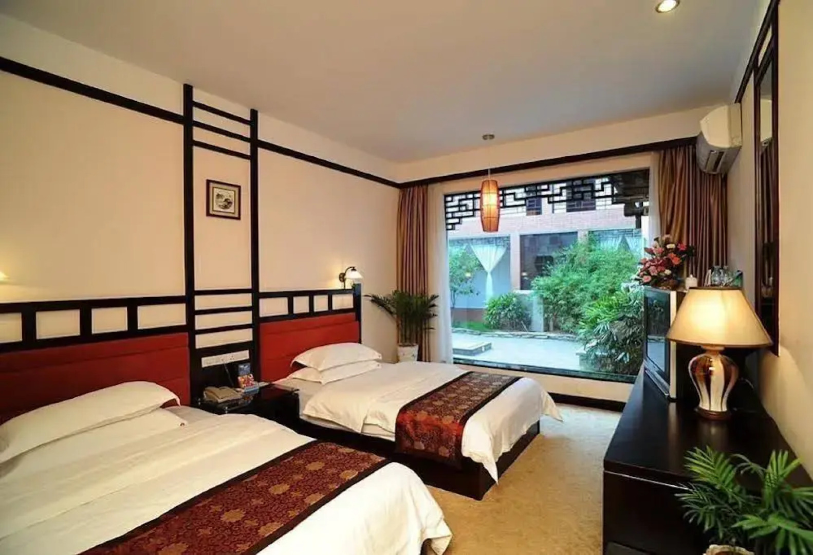 Yangshuo Huating Holiday Inn