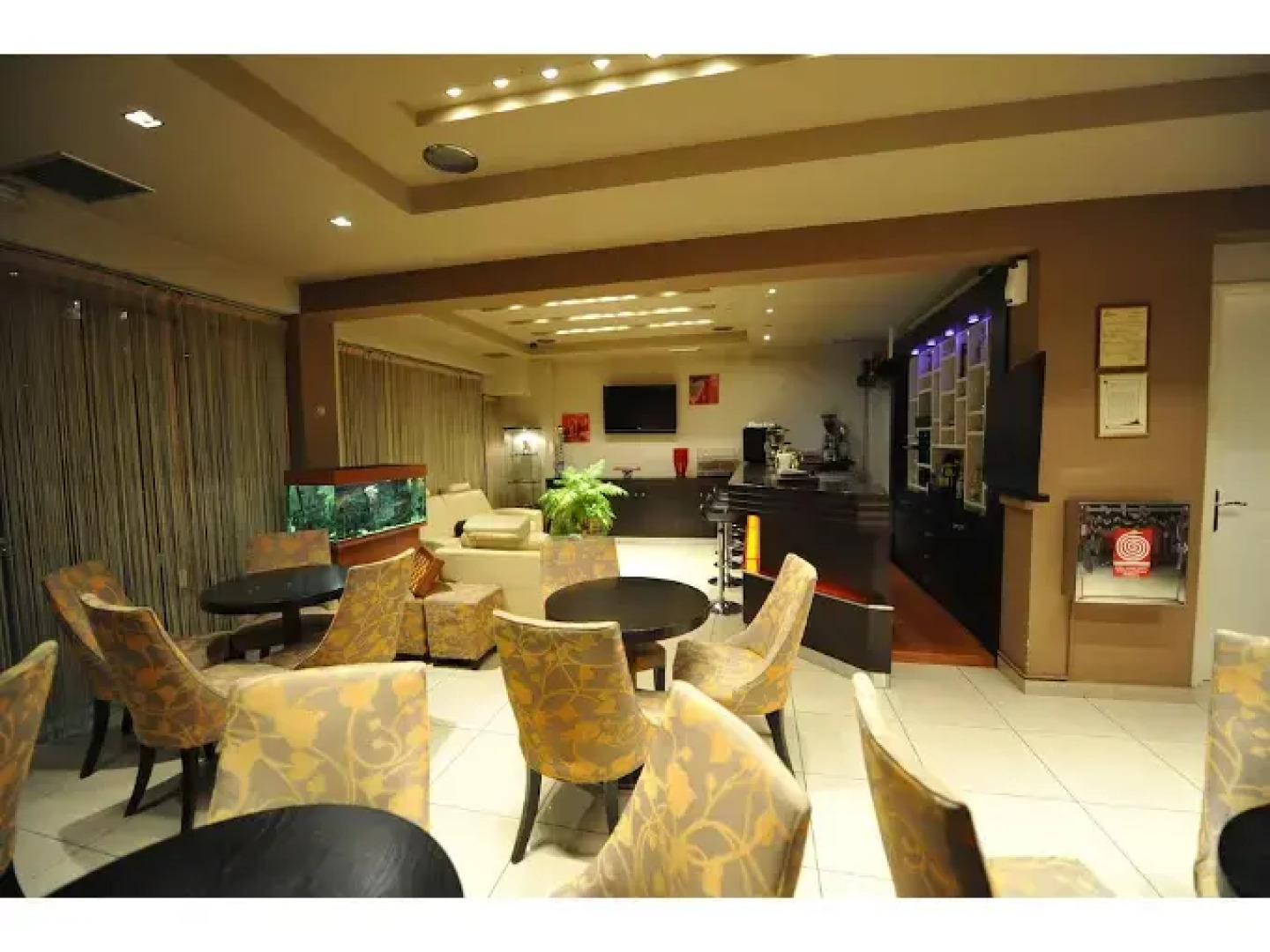 Ceragio Hotel & Apartments