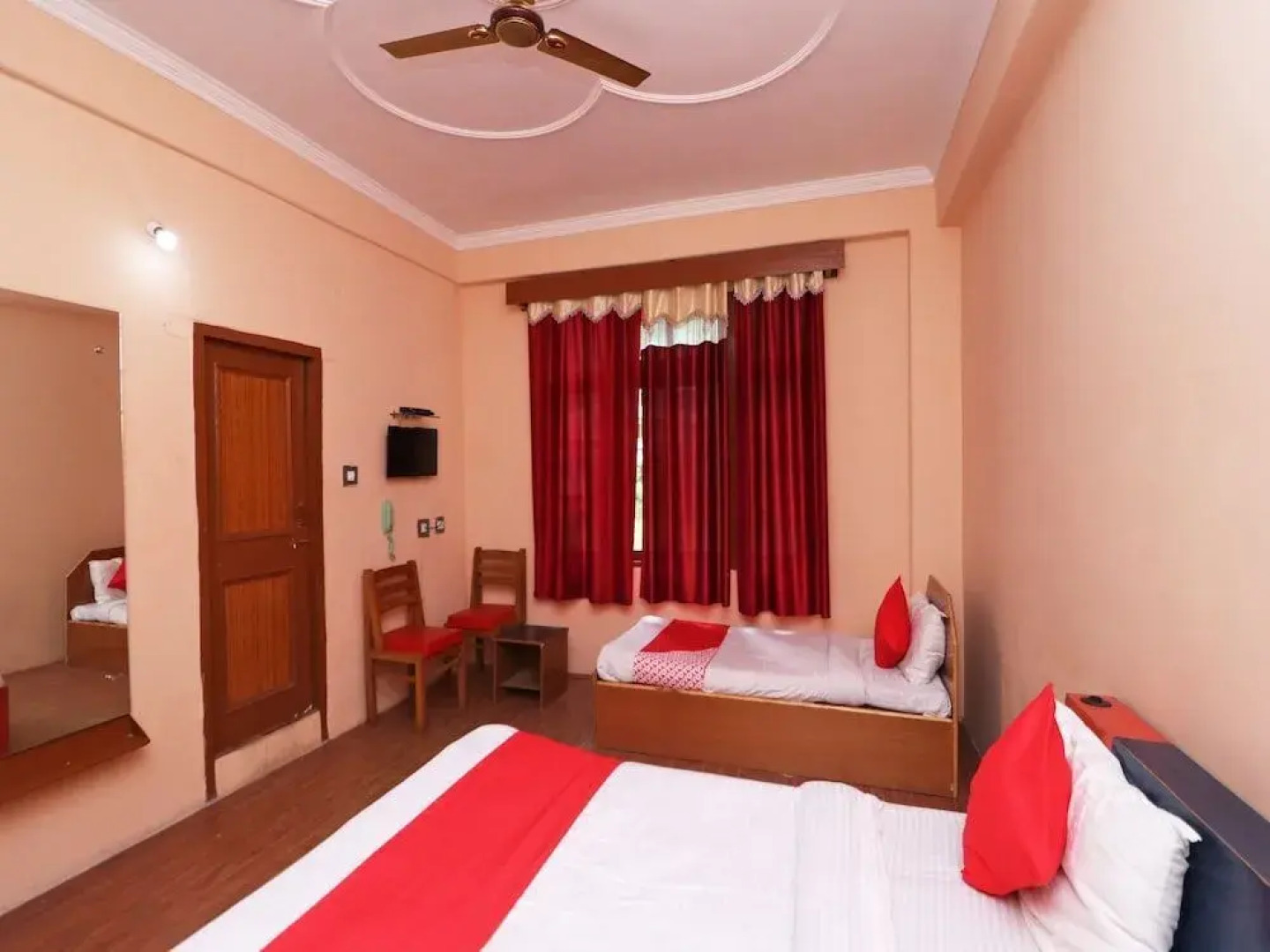 Hotel Blue Diamond Kasol