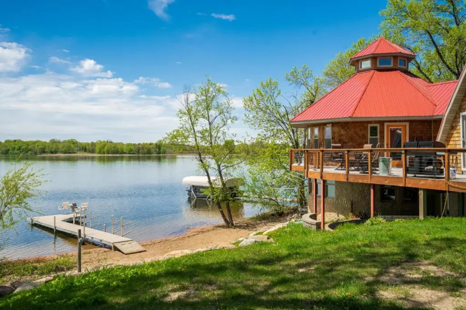 Square Bed ~ Round House