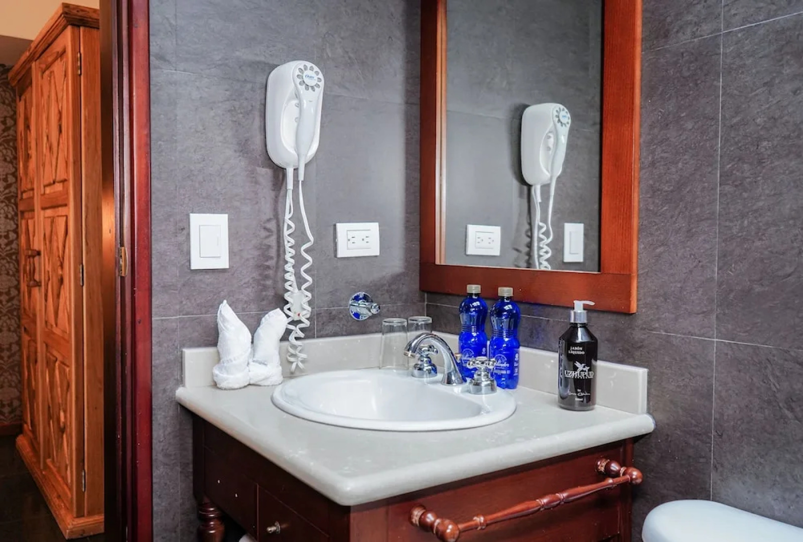 Uzhupud Garden Hotel & lodge