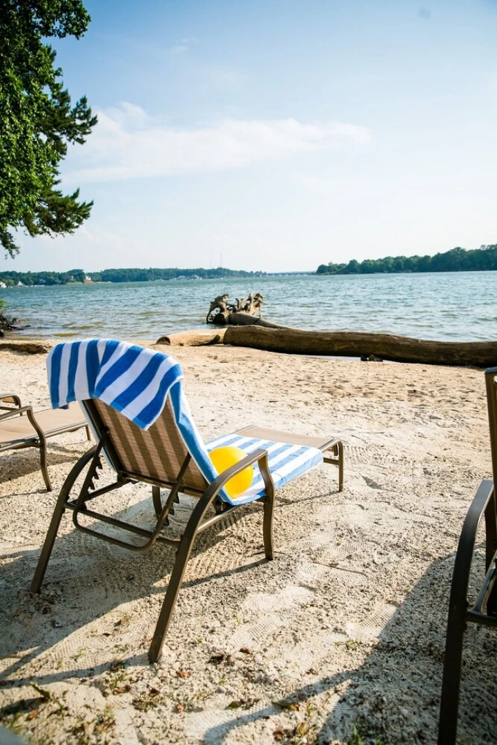 Lakefront Property Two Bedroom Cabin #33 at Long Cove Resort by Redawning