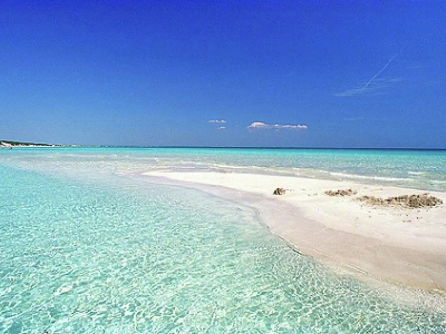 villa with private pool and air conditioning