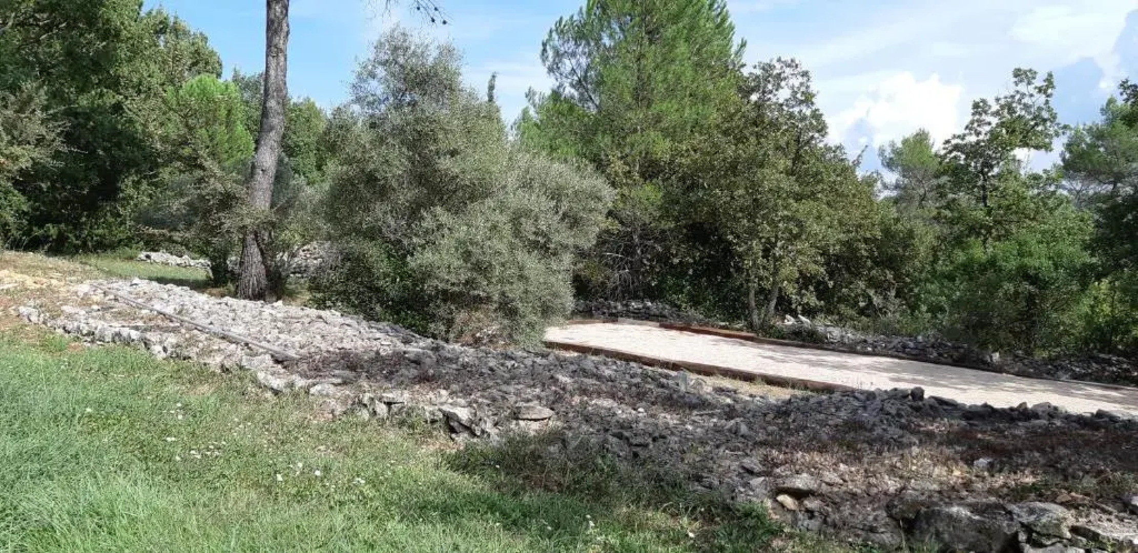 T2 Au coeur des chênes 1831 route de Mazaugues