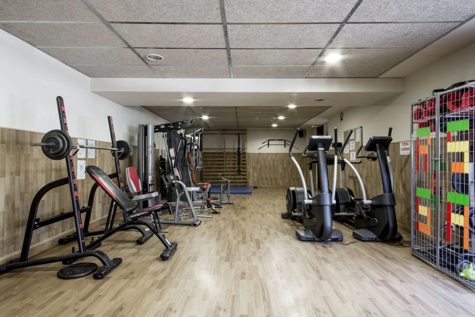 Residencia Universitaria Resa Giner de los Ríos - Hostel