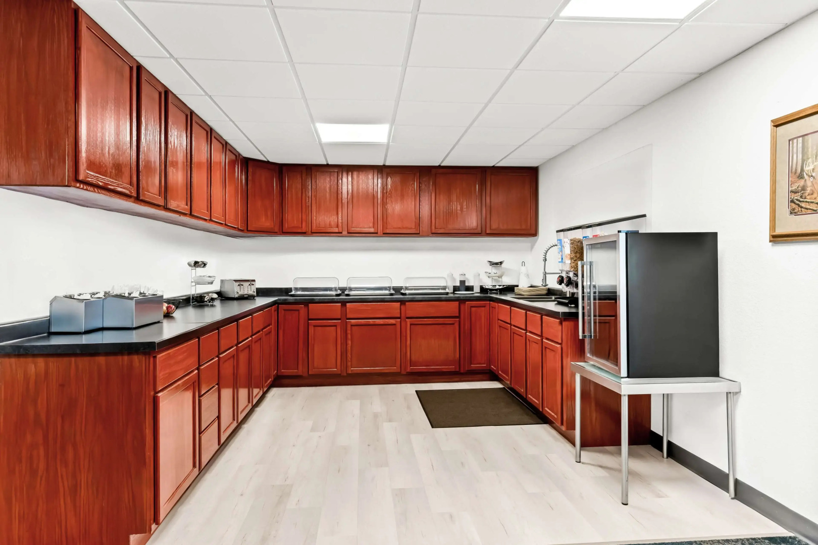 Americas Best Value Inn Tahquamenon Country