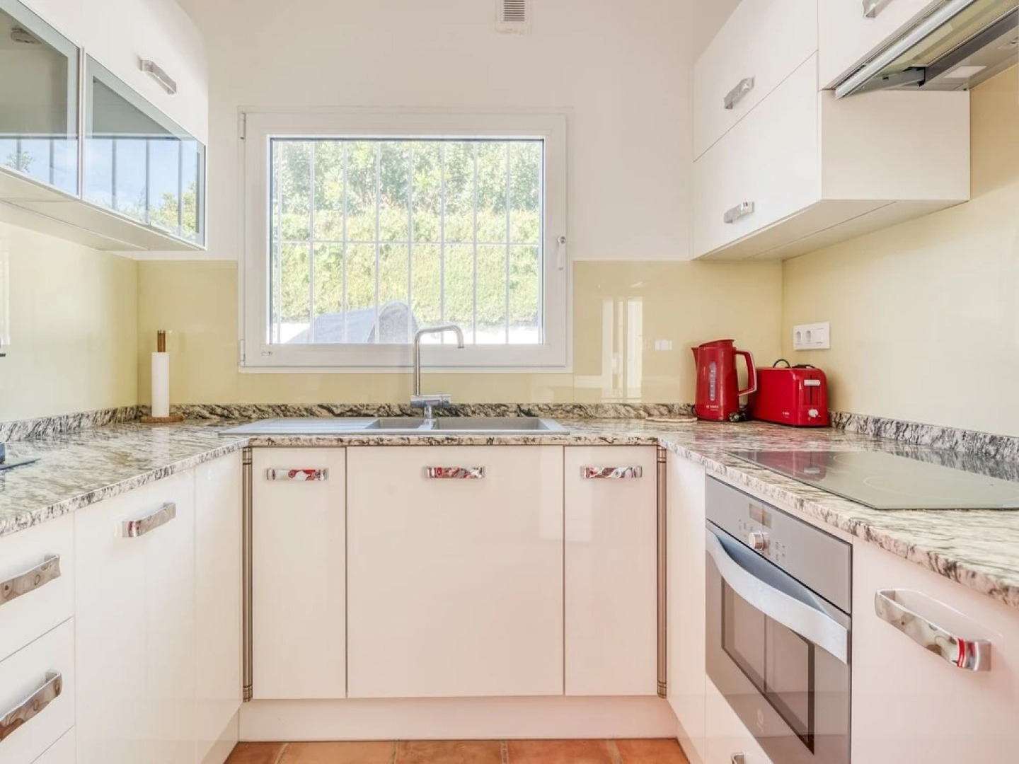 Charming Villa With Private Swimming Pool Located 100 M From The Sea