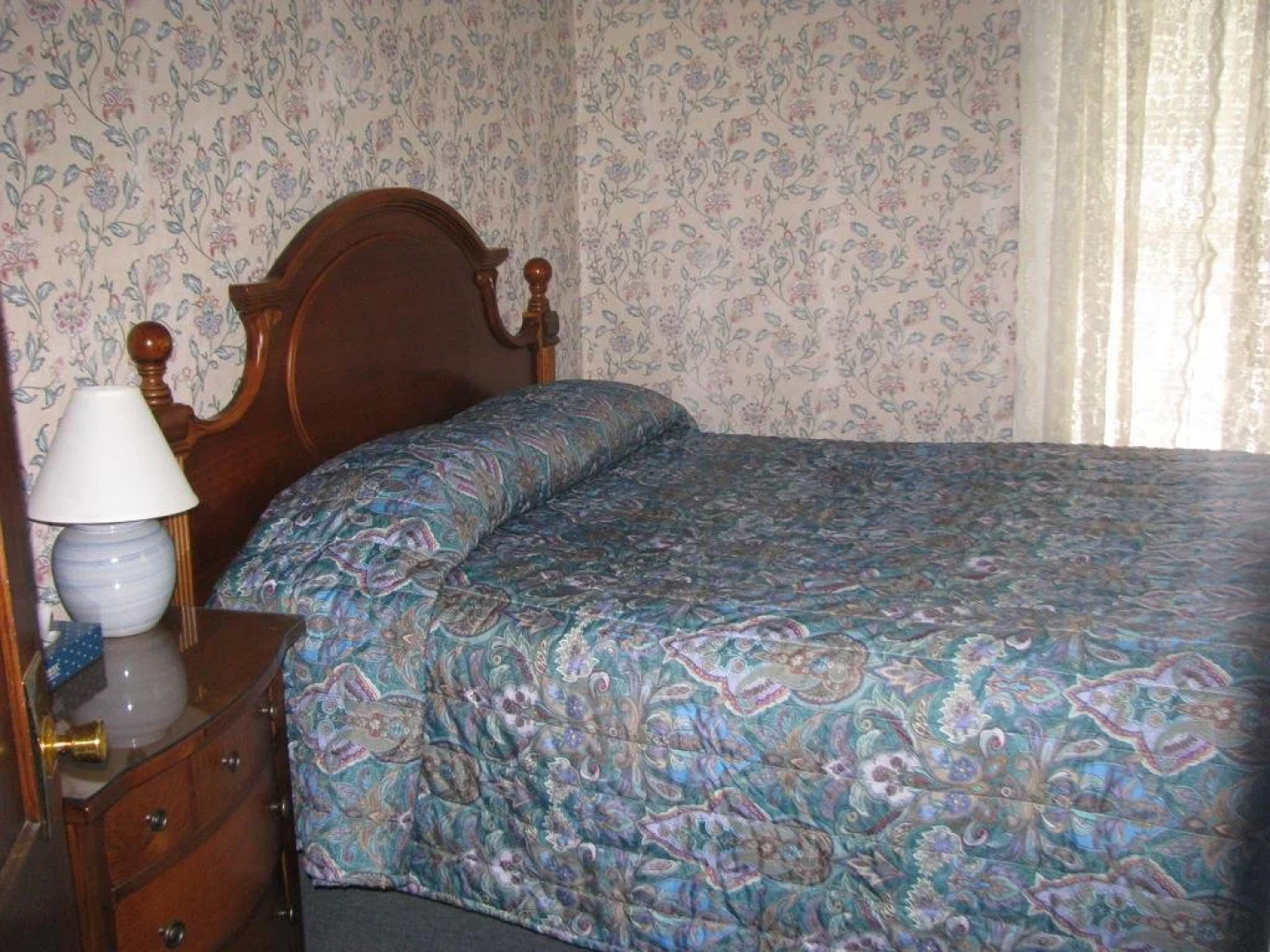 Colonial Inn & Creamery