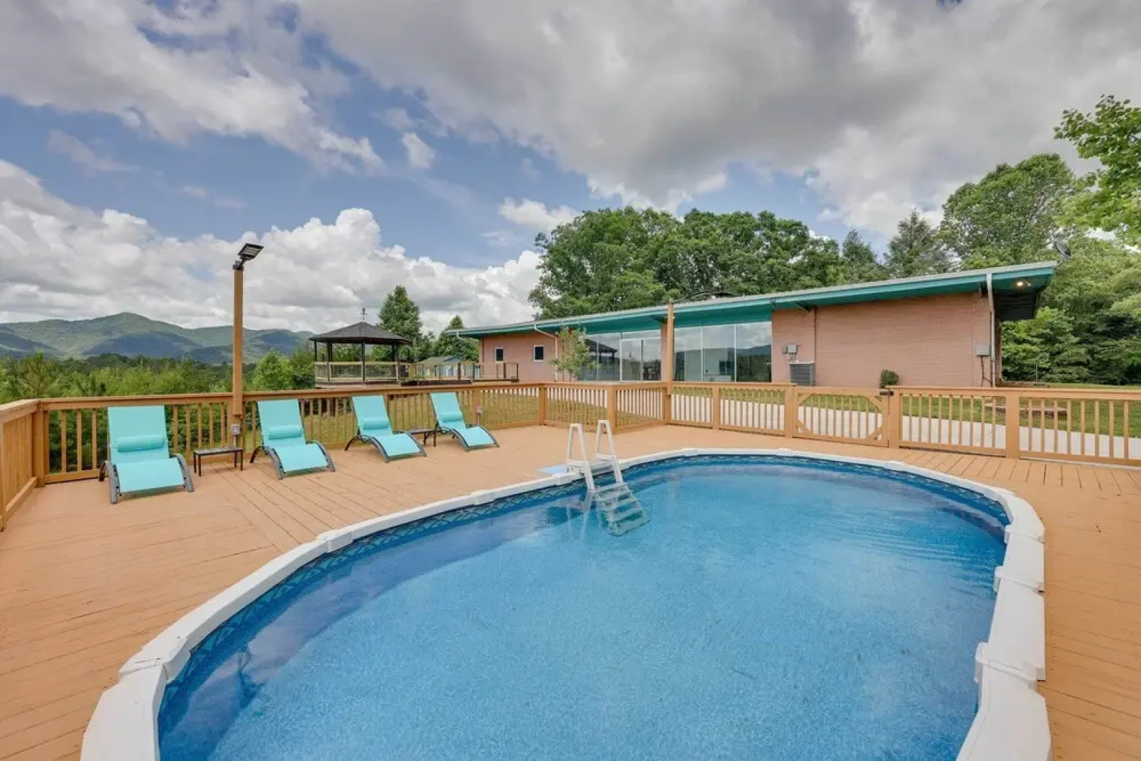 Private Saltwater Pool: Mtn-view Copperhill Home