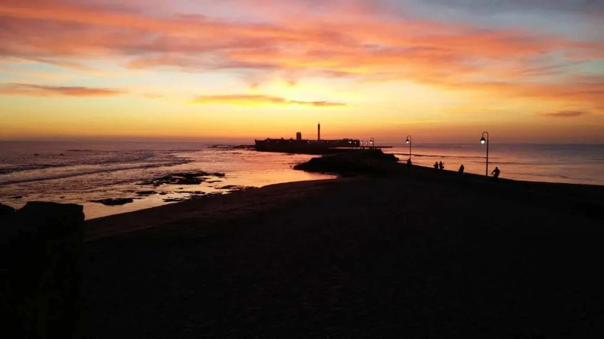 La Joya de la Caleta. A 60 mts playa.