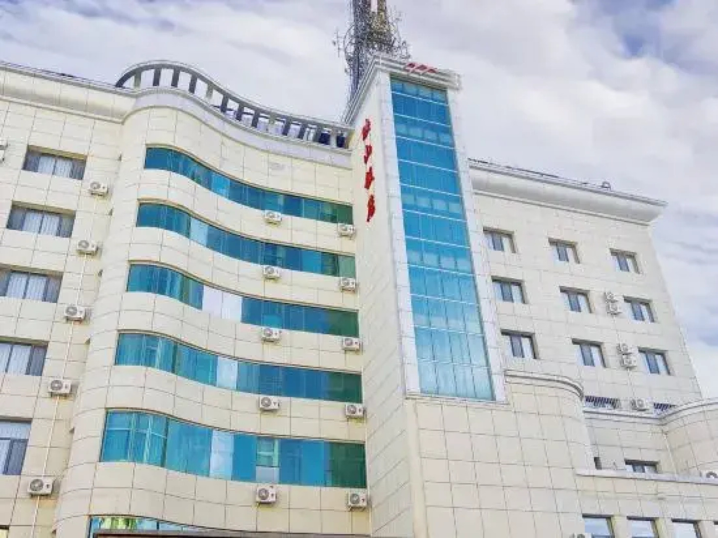 Ulanqab Yingshan Hotel (Jining South Railway Station)