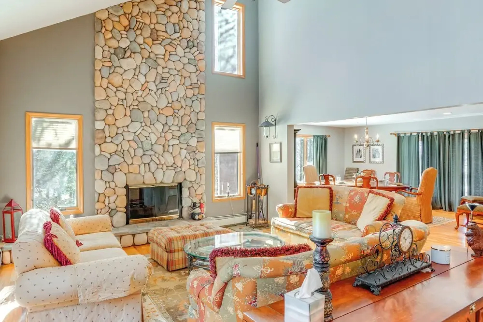 < 1 Mi to Hunter Mtn: Spacious Home w/ Hot Tub!