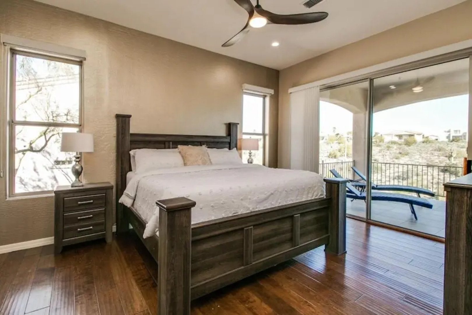 Fabulous 4-Bdrm WBreathtaking Views & Pool