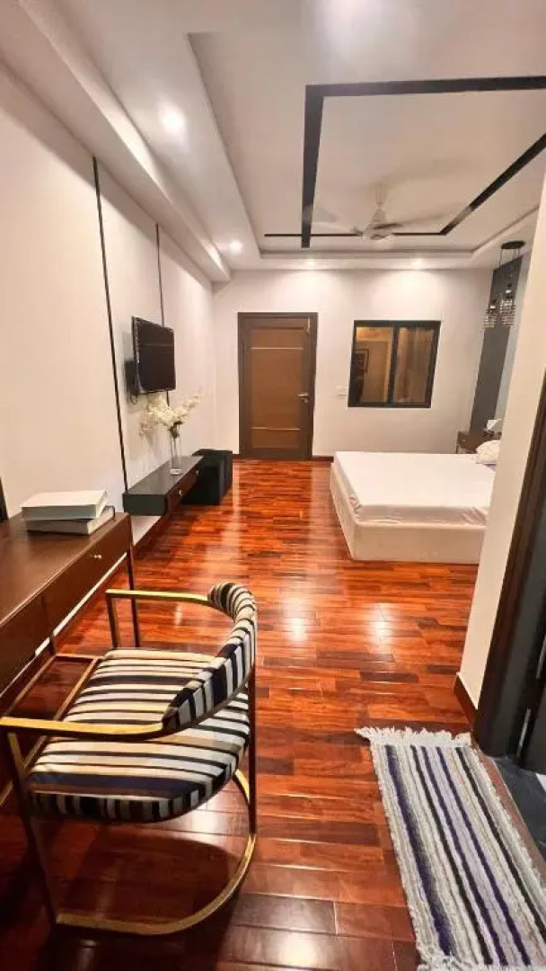 Grand Atrium Designer Apartment