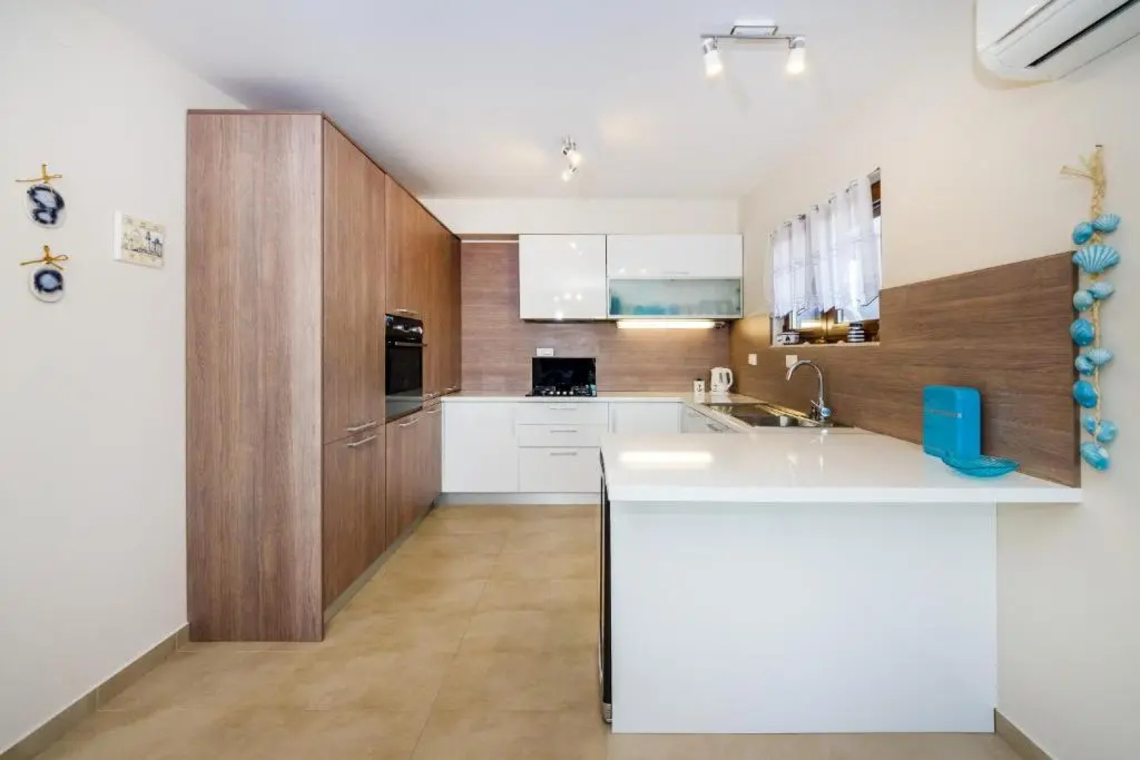 Aquamarine Deluxe Penthouse Apartment