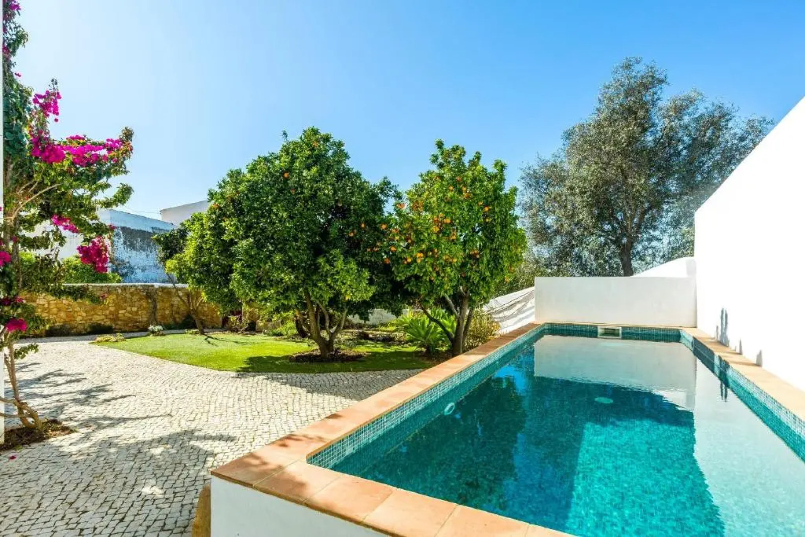 Pêra Vintage Villa With Pool by Homing