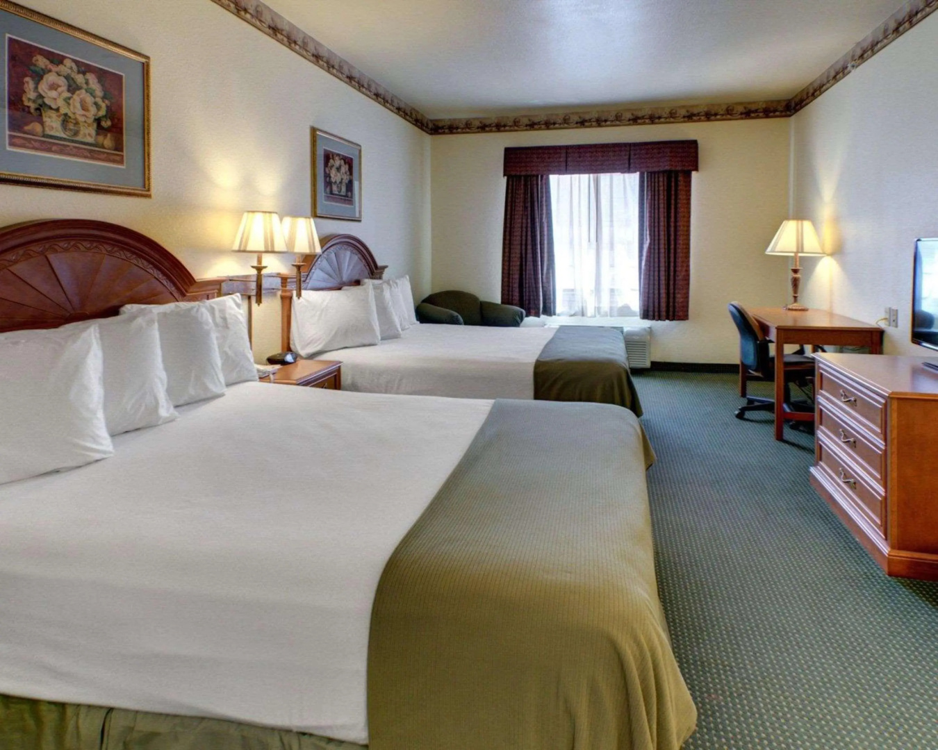 Quality Inn & Suites Glen Rose