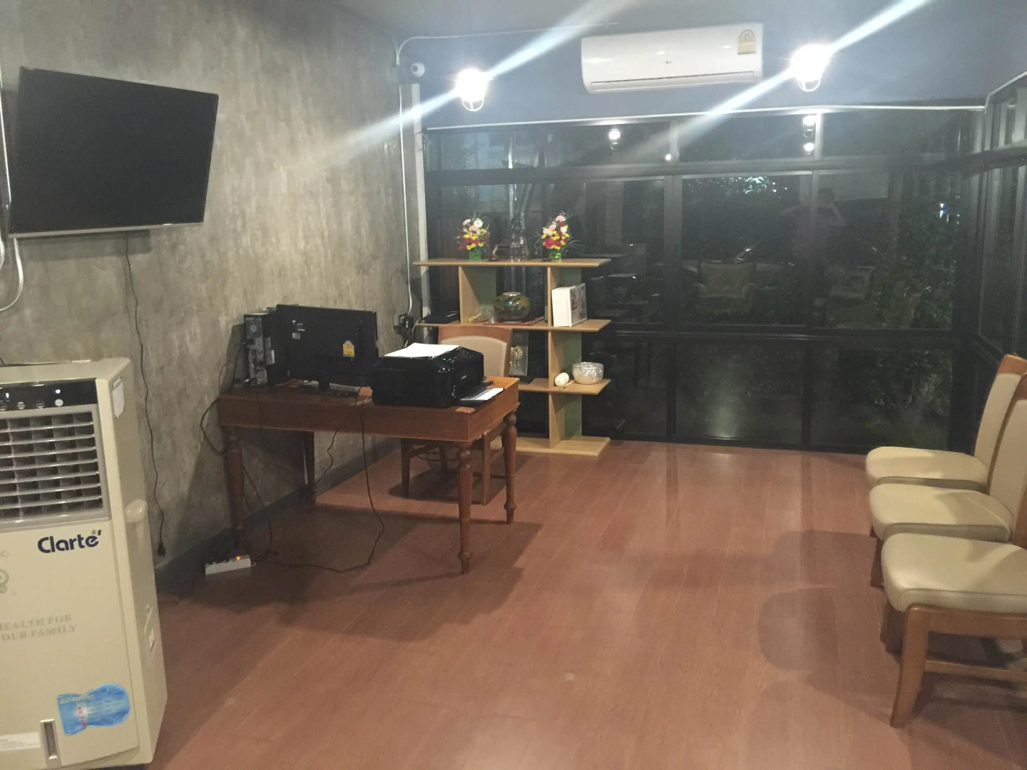 One Beat Vintage & Bistro