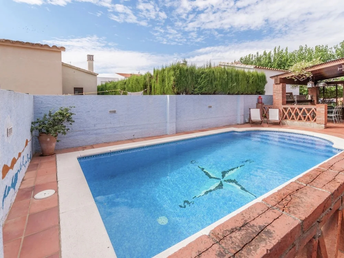Luring Holiday Home in Girona With Swimming Pool