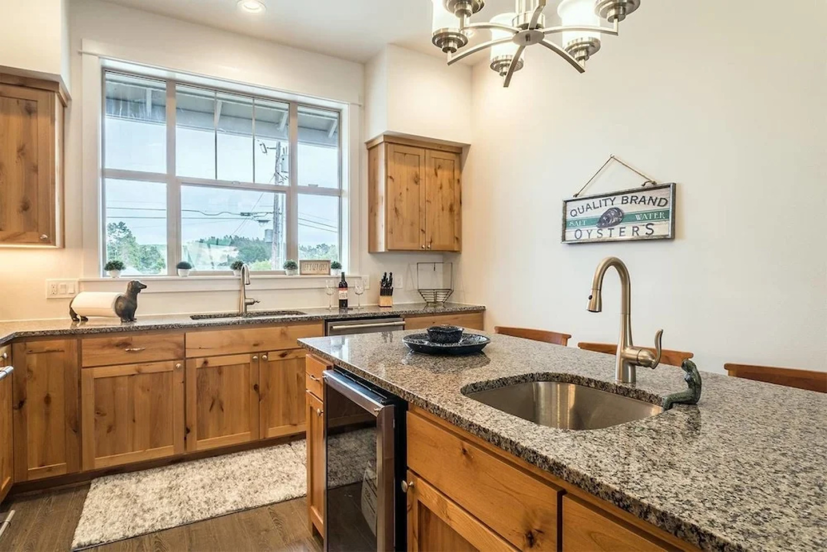 Seagate: Starboard~coos Bay~premiere Property