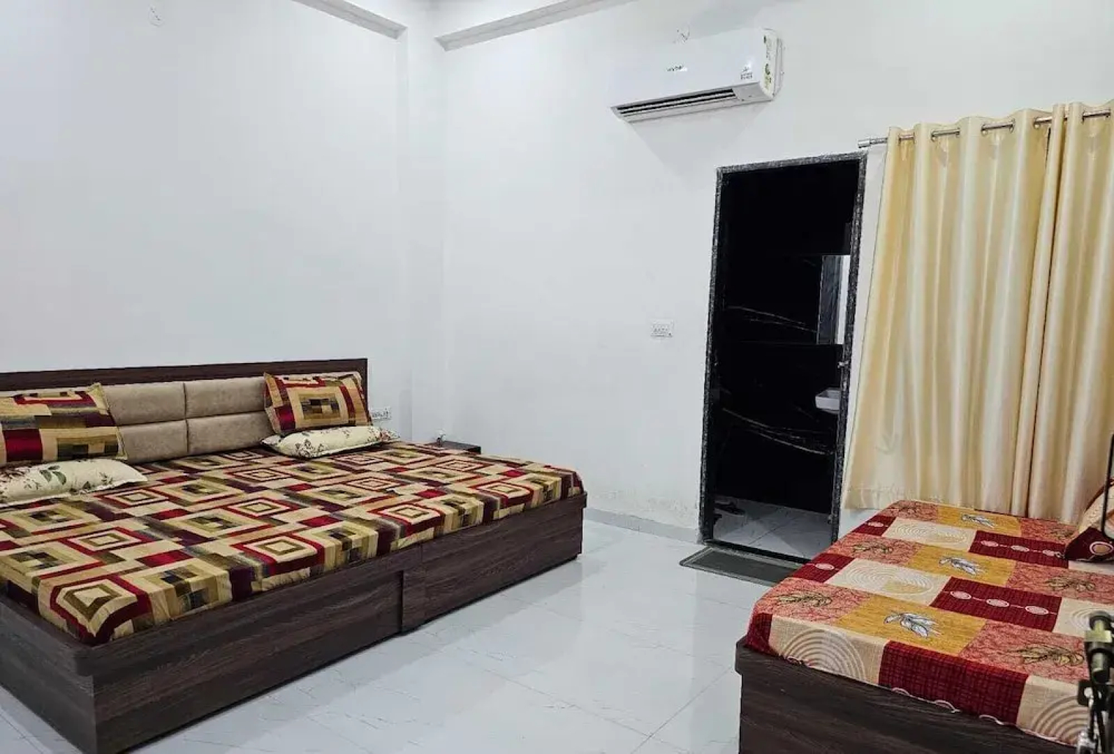 Hotel Virat palace