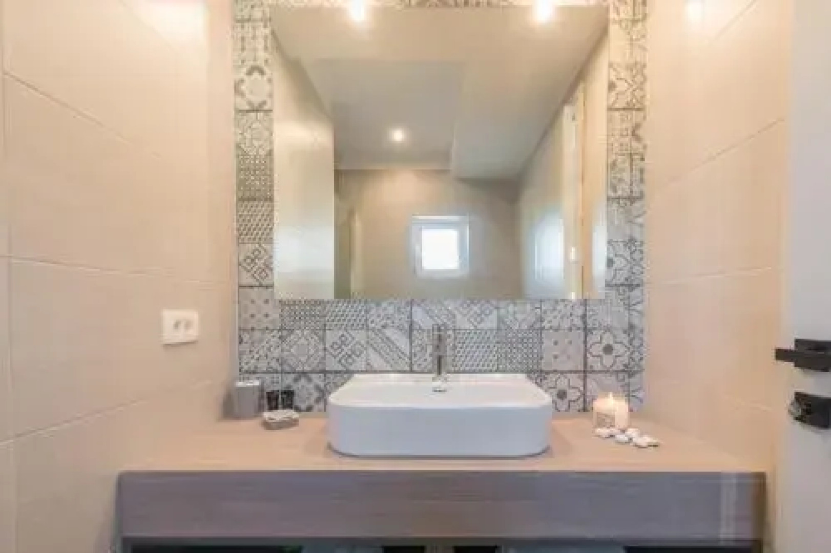 Five Bedroom Holiday Home In Kornic