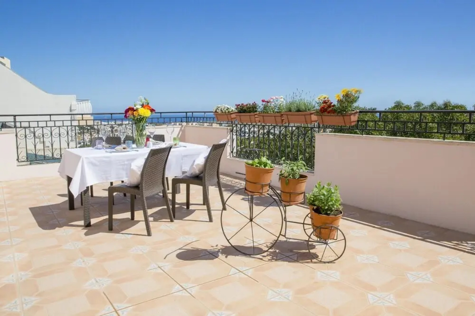 Tieqa Hamra Charming House