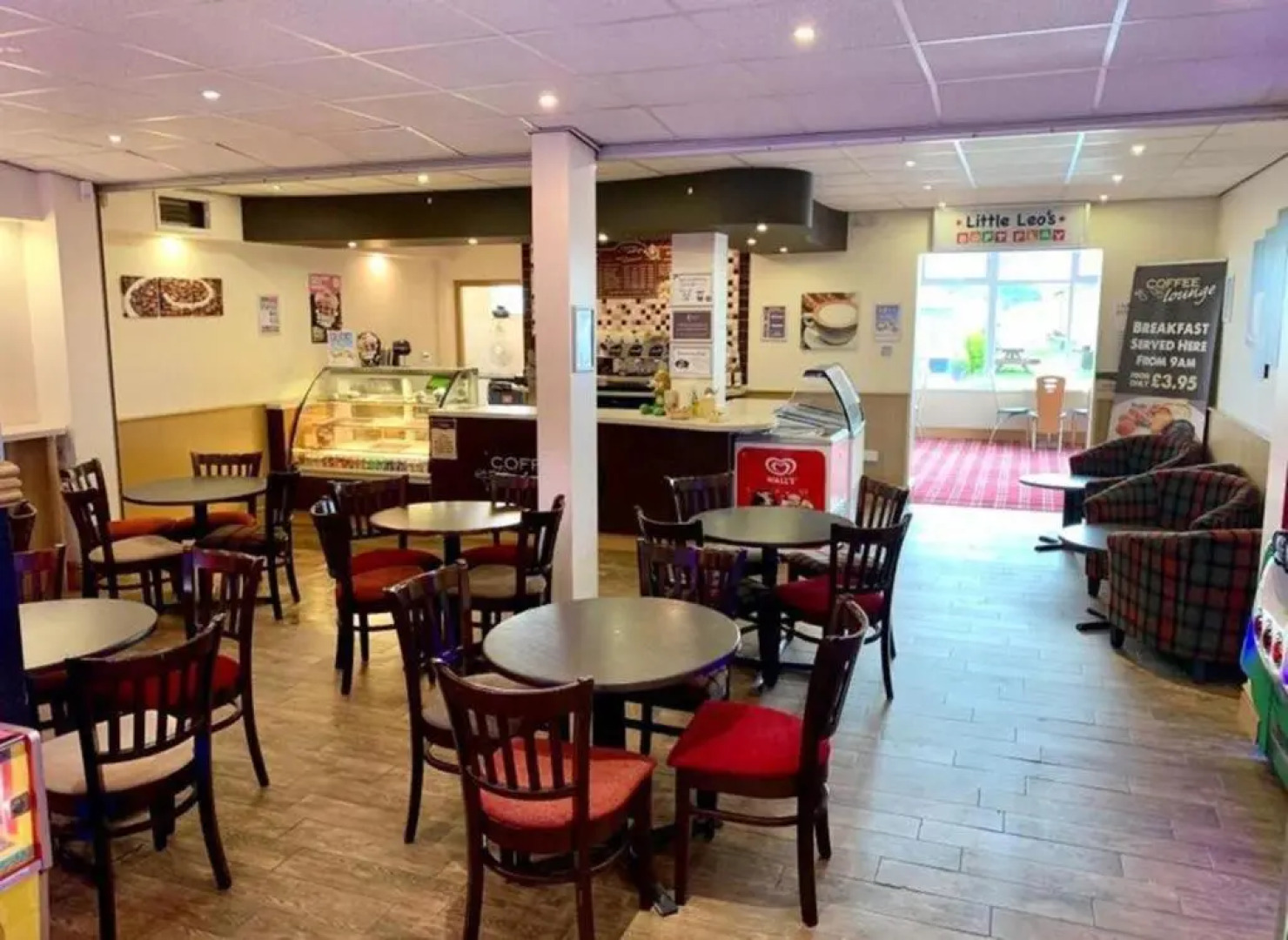 Sleeps 6, Gym, Entertainment, Pool, Beach