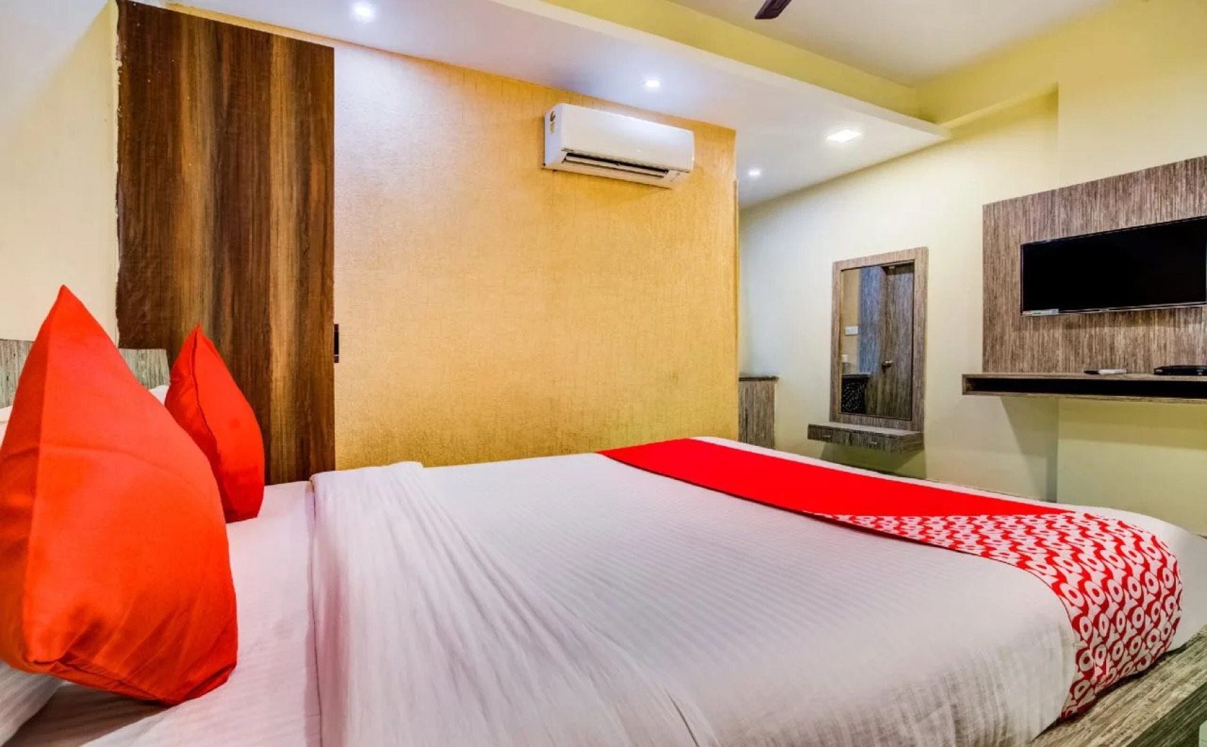 The Grand Yash By OYO Rooms