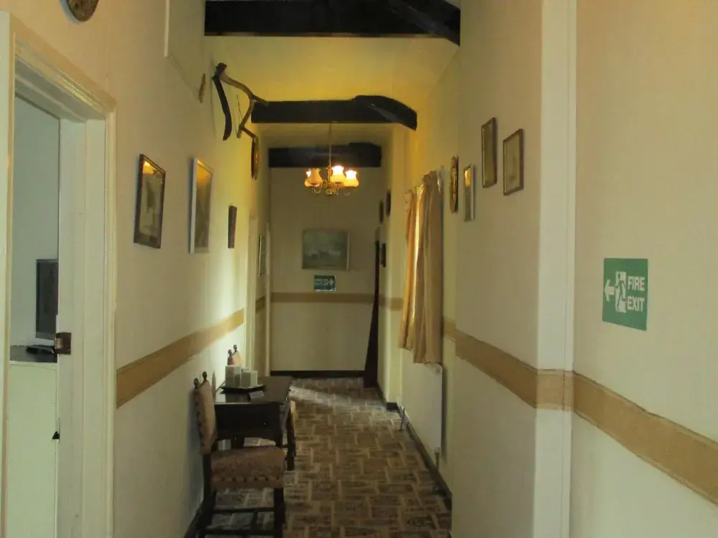 Blackbird House, Apartments and Studios