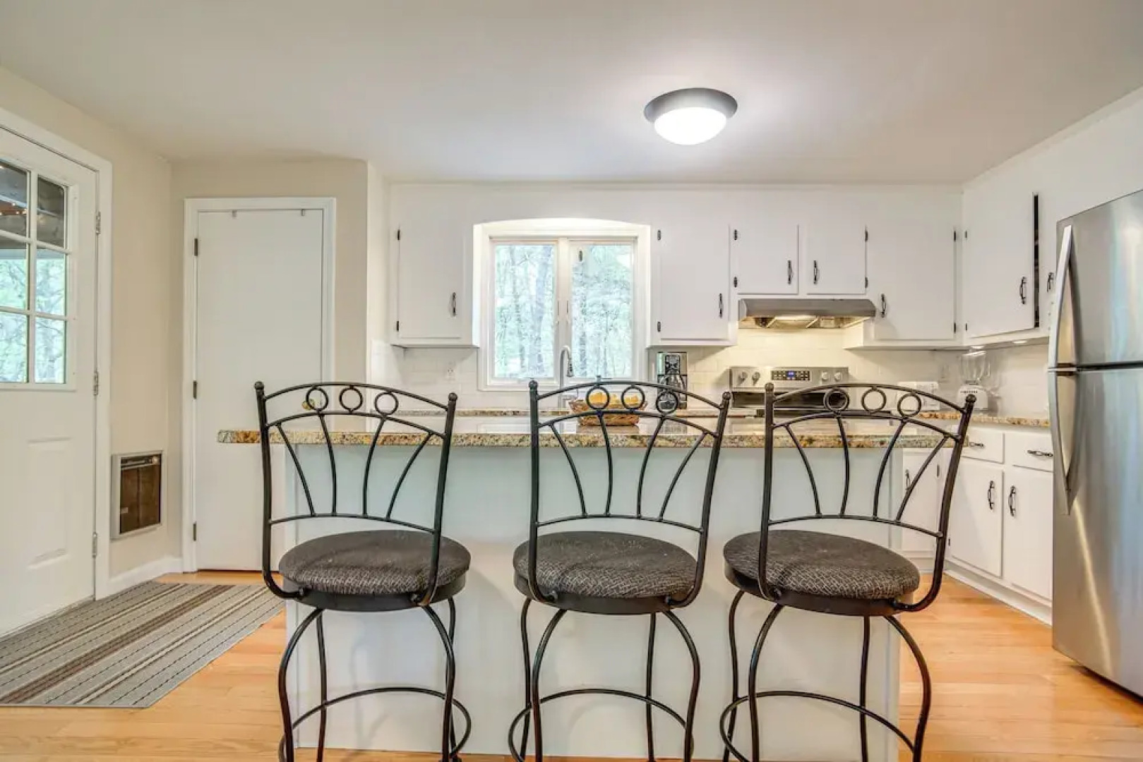 1/2 Mi to Cooks Brook Beach: Cozy Cape Cod Retreat