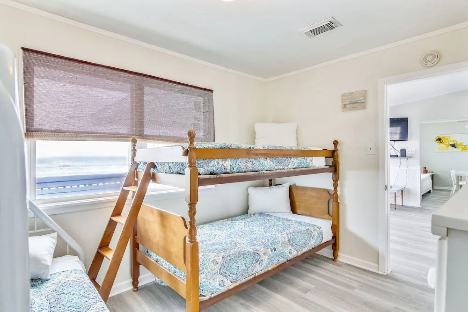 Betsy'S Beachfront Cottage