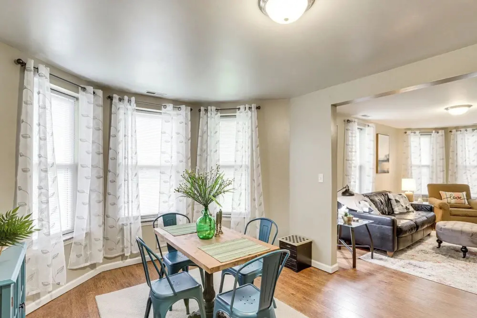 Pet-friendly Pacific Cottage Near Purina Farms!