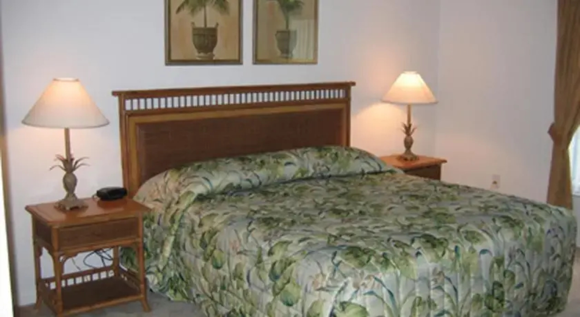 Four Bedroom House in Windsor Park by CFL Vacations