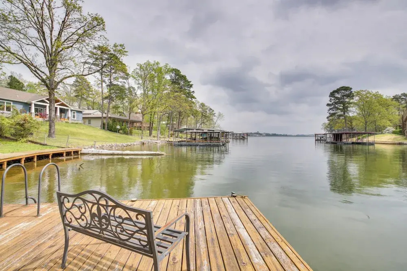 Cozy Lake Cabin w/ Dock in Hot Springs Nat'l Park